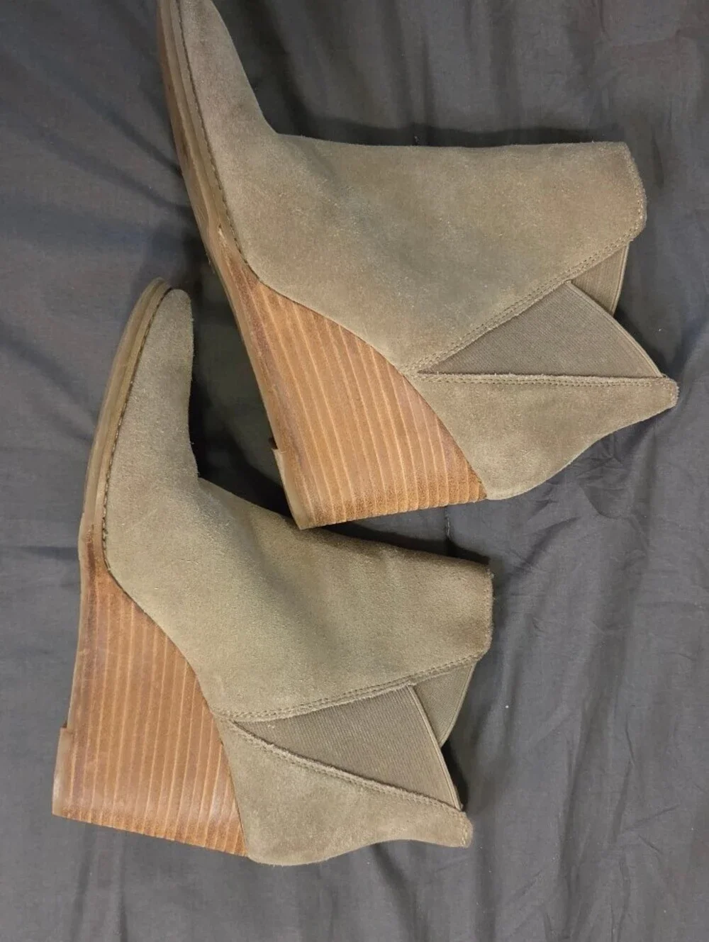 Women's Lucky Brand Taupe Suede Wedge Ankle Boots sz 10
